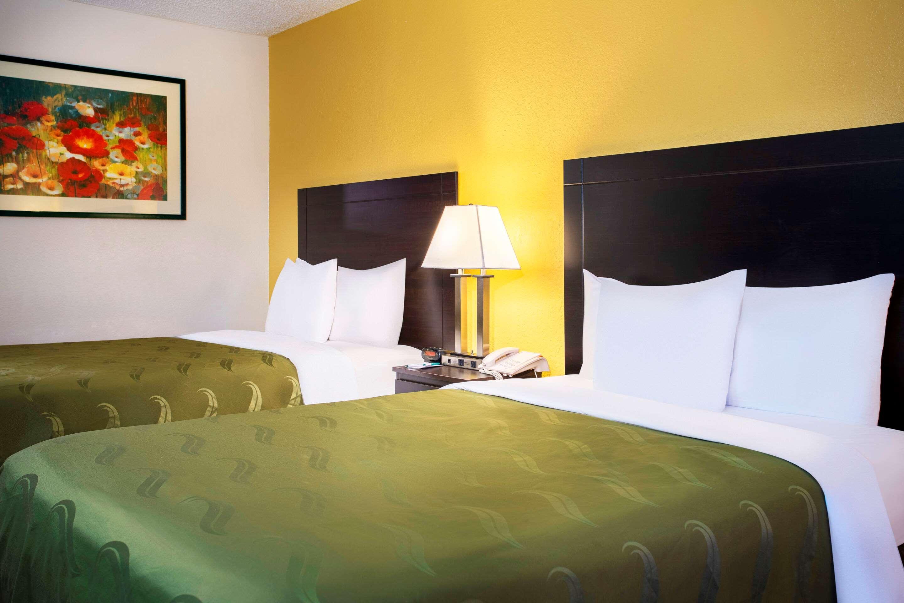 Quality Inn At Arlington Highlands Buitenkant foto
