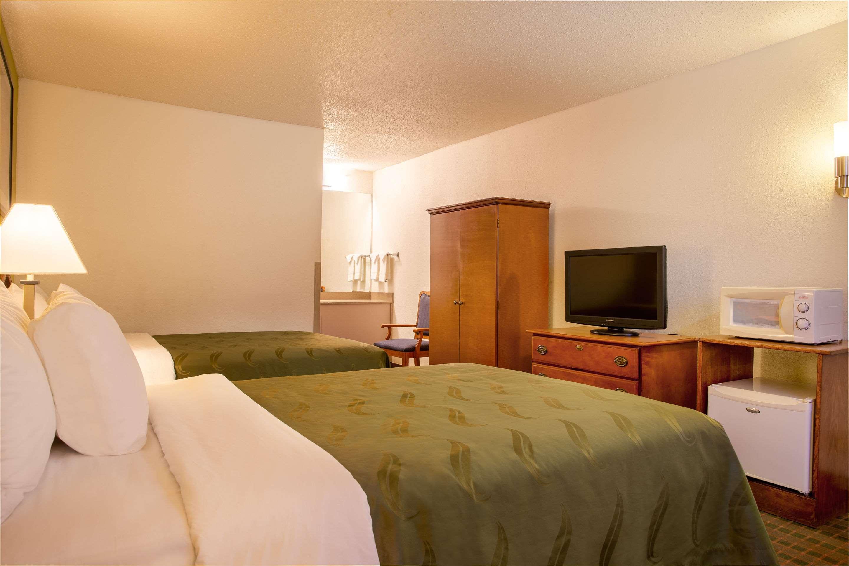 Quality Inn At Arlington Highlands Buitenkant foto
