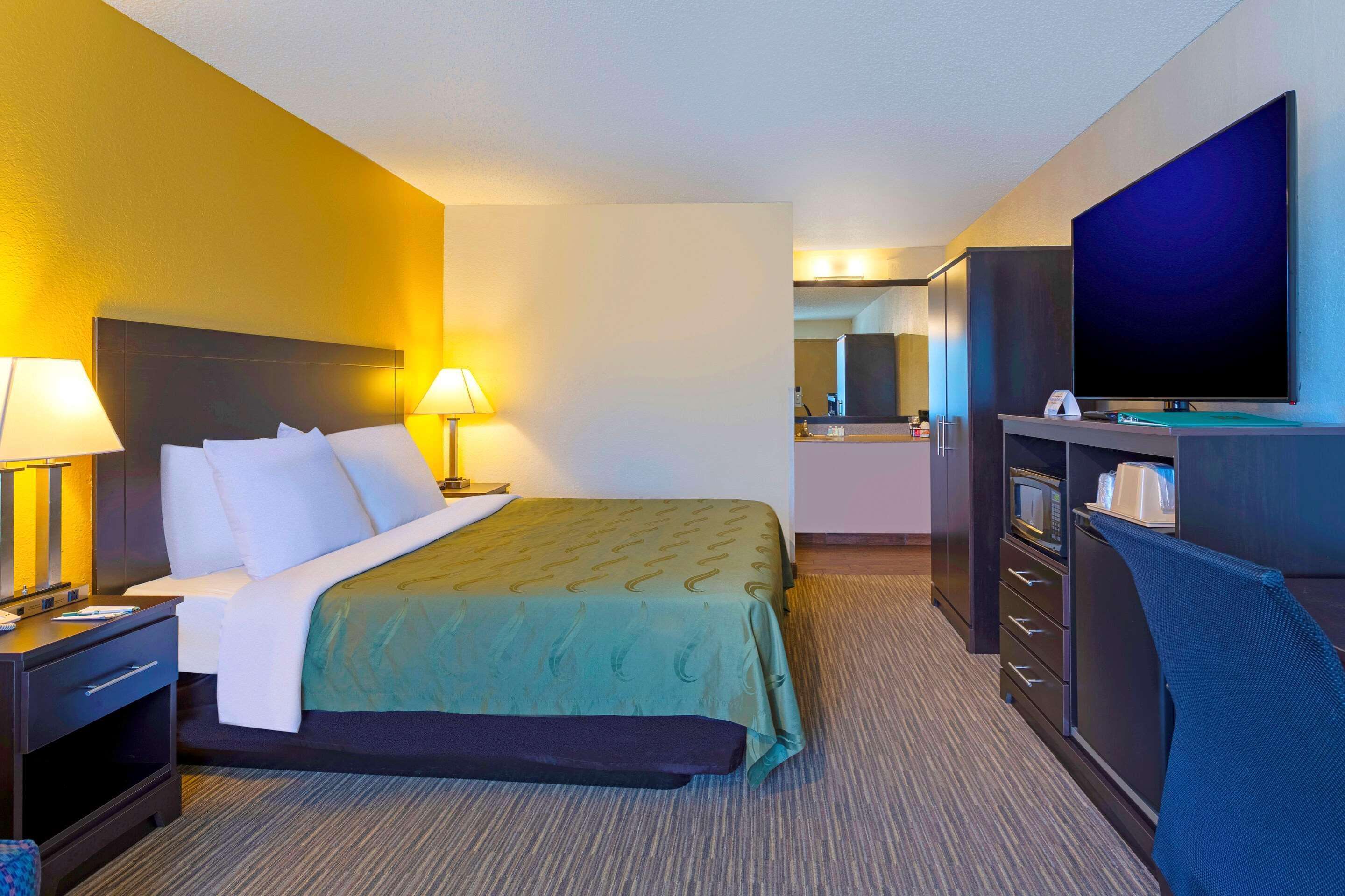 Quality Inn At Arlington Highlands Buitenkant foto