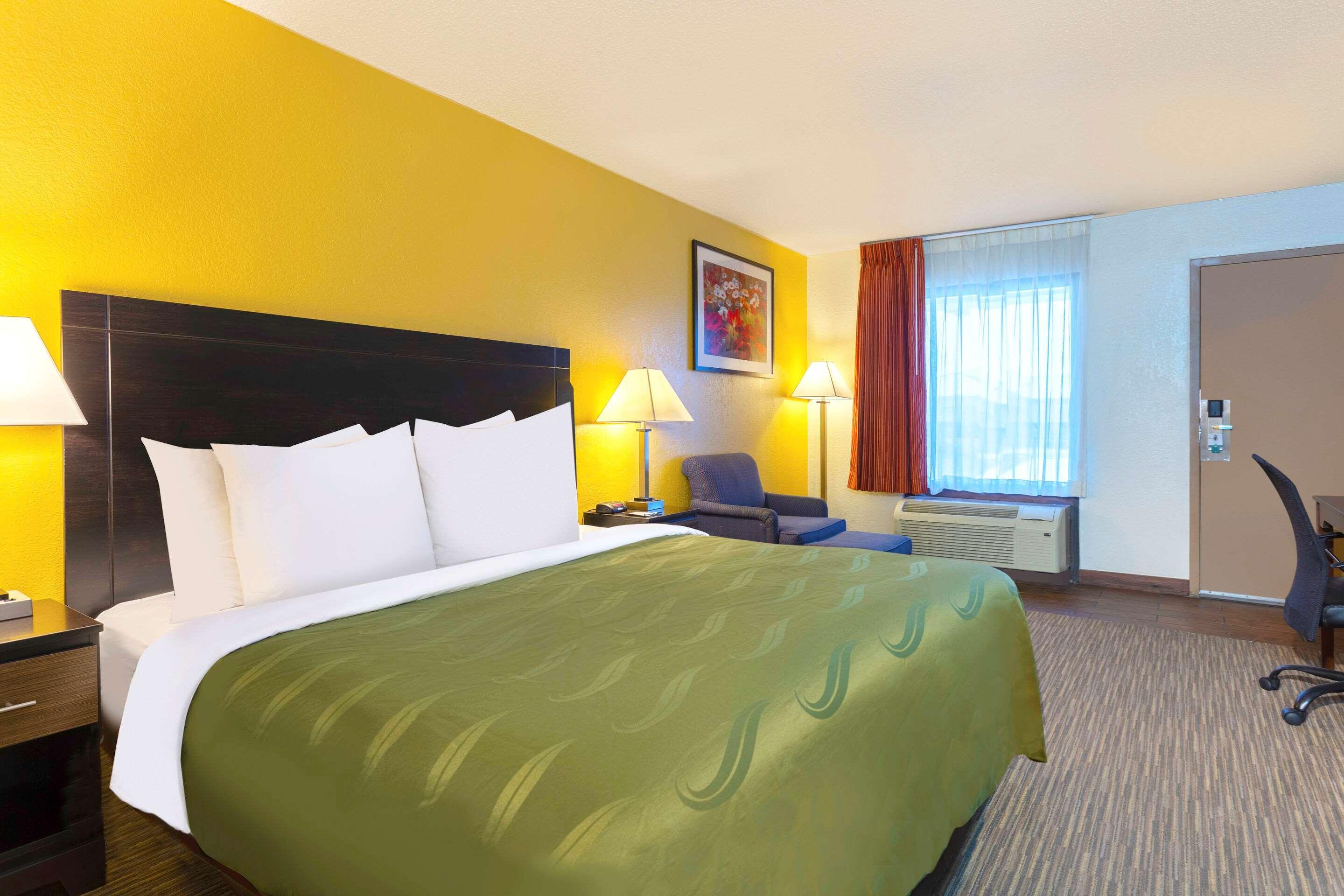 Quality Inn At Arlington Highlands Buitenkant foto