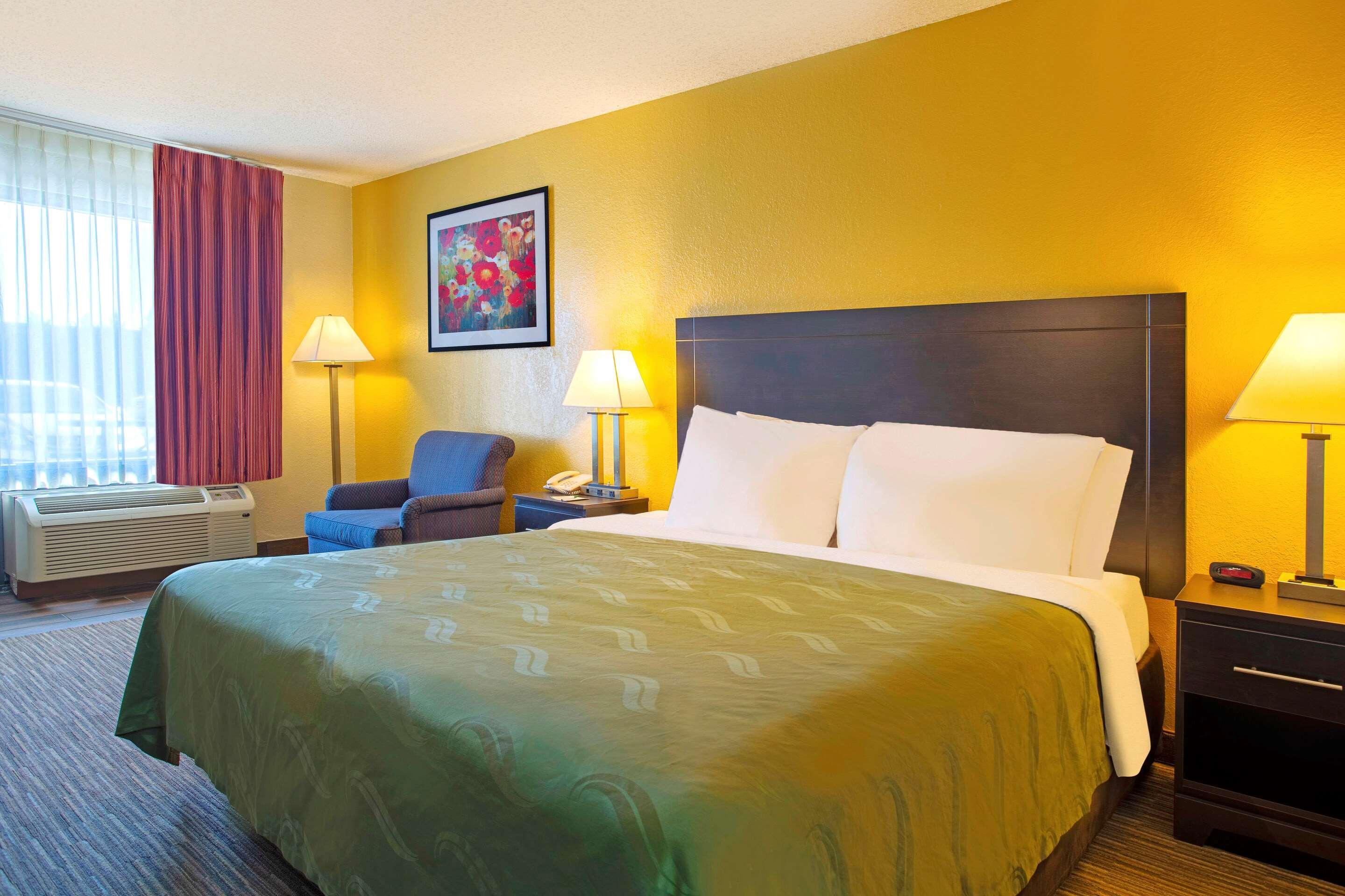 Quality Inn At Arlington Highlands Buitenkant foto