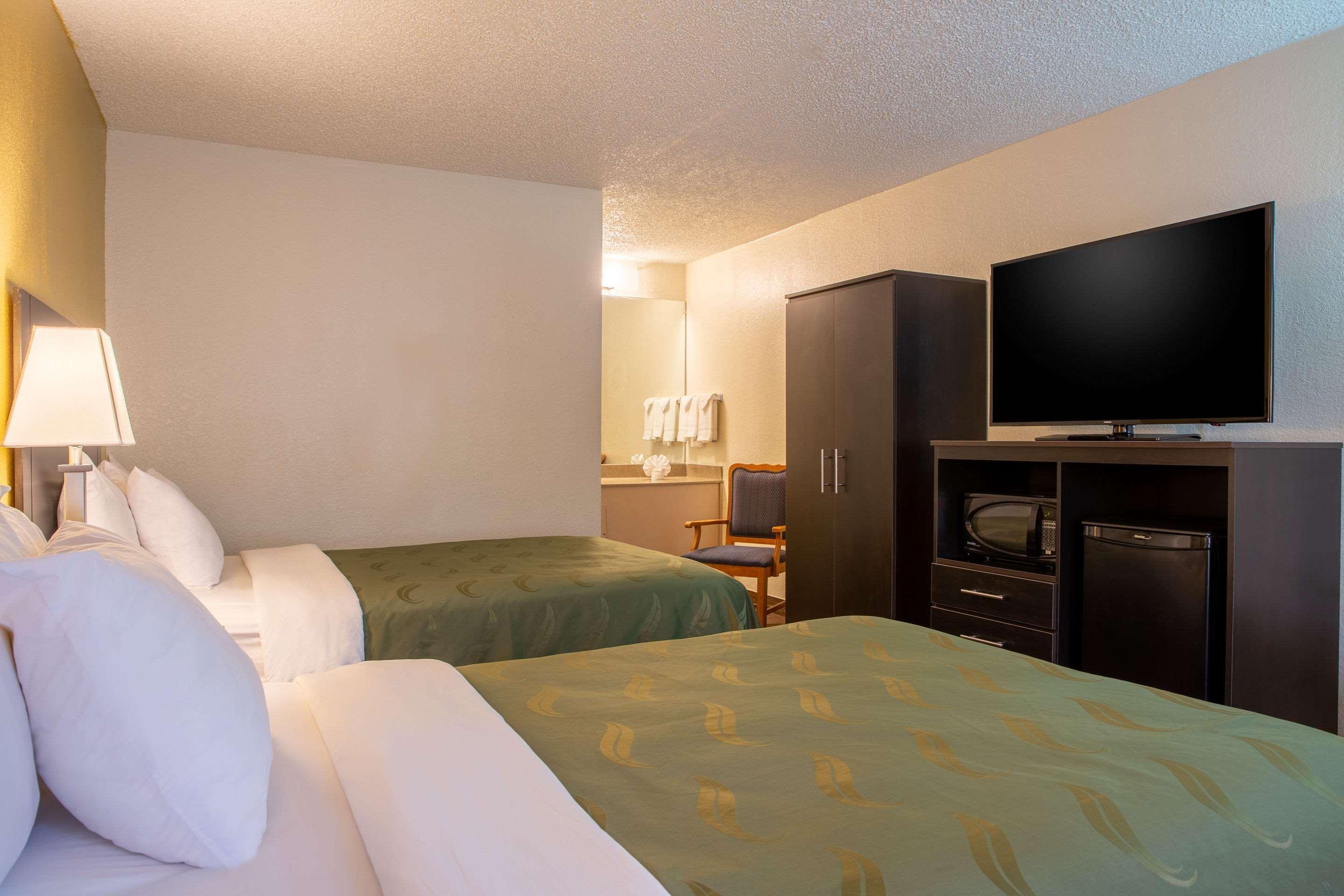 Quality Inn At Arlington Highlands Buitenkant foto