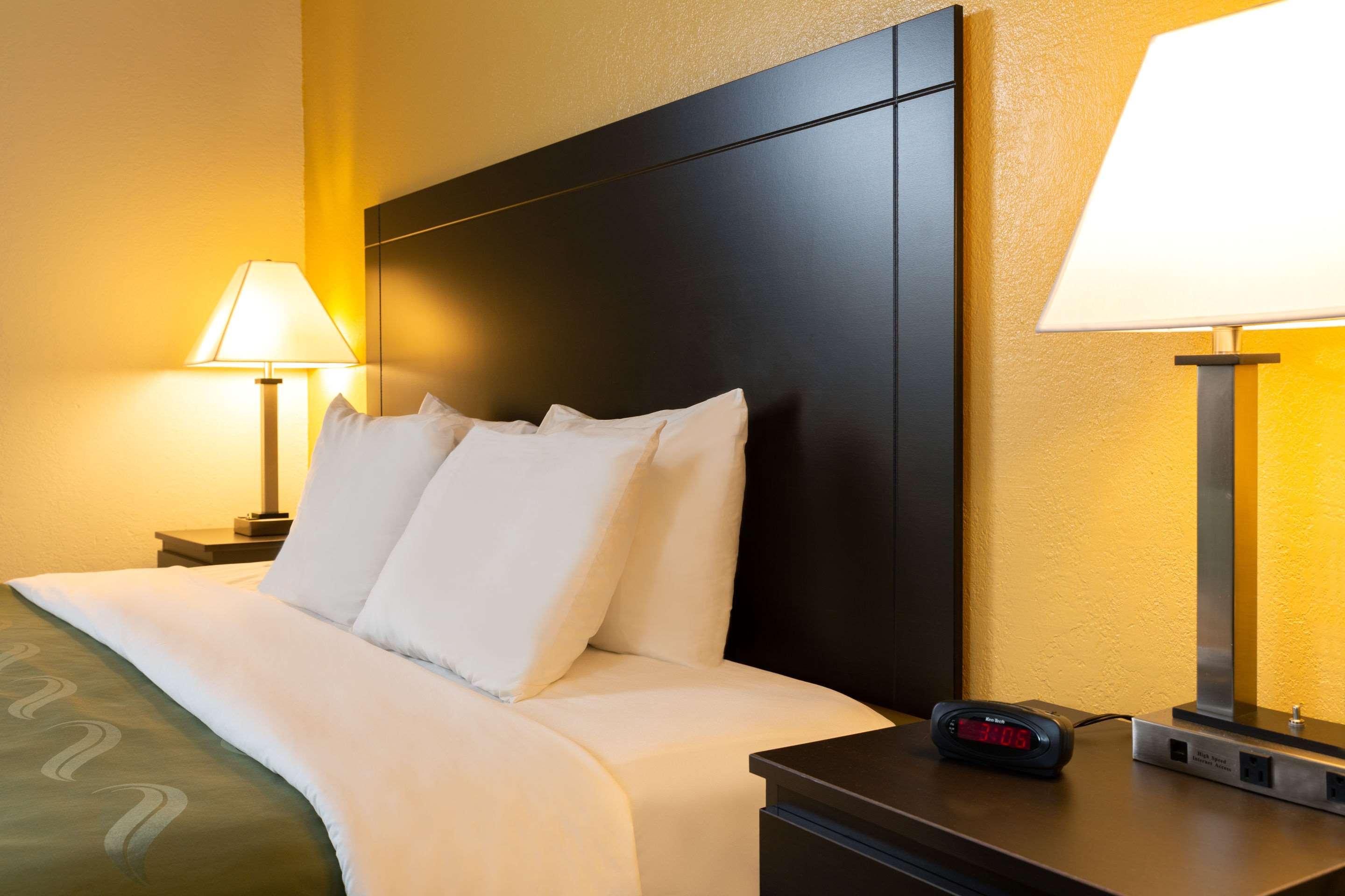 Quality Inn At Arlington Highlands Buitenkant foto