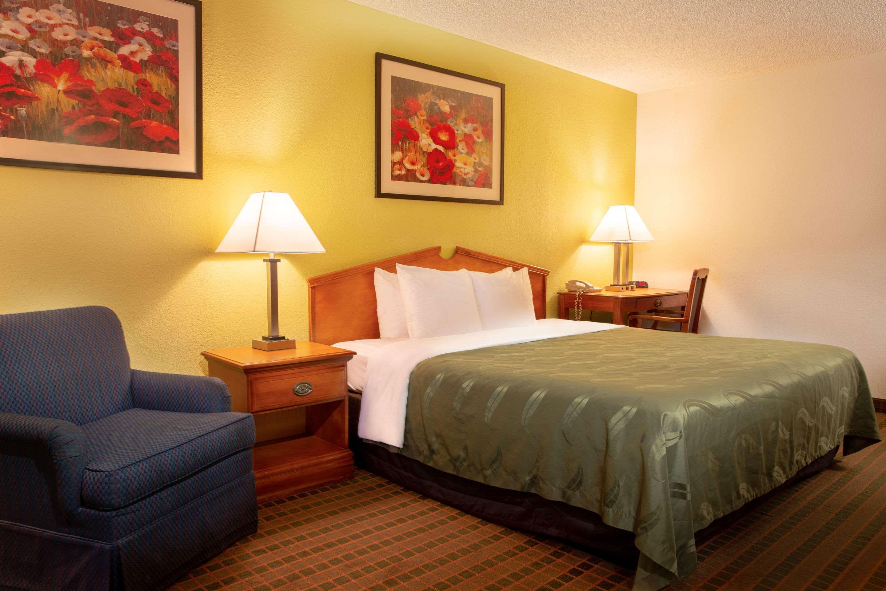 Quality Inn At Arlington Highlands Buitenkant foto
