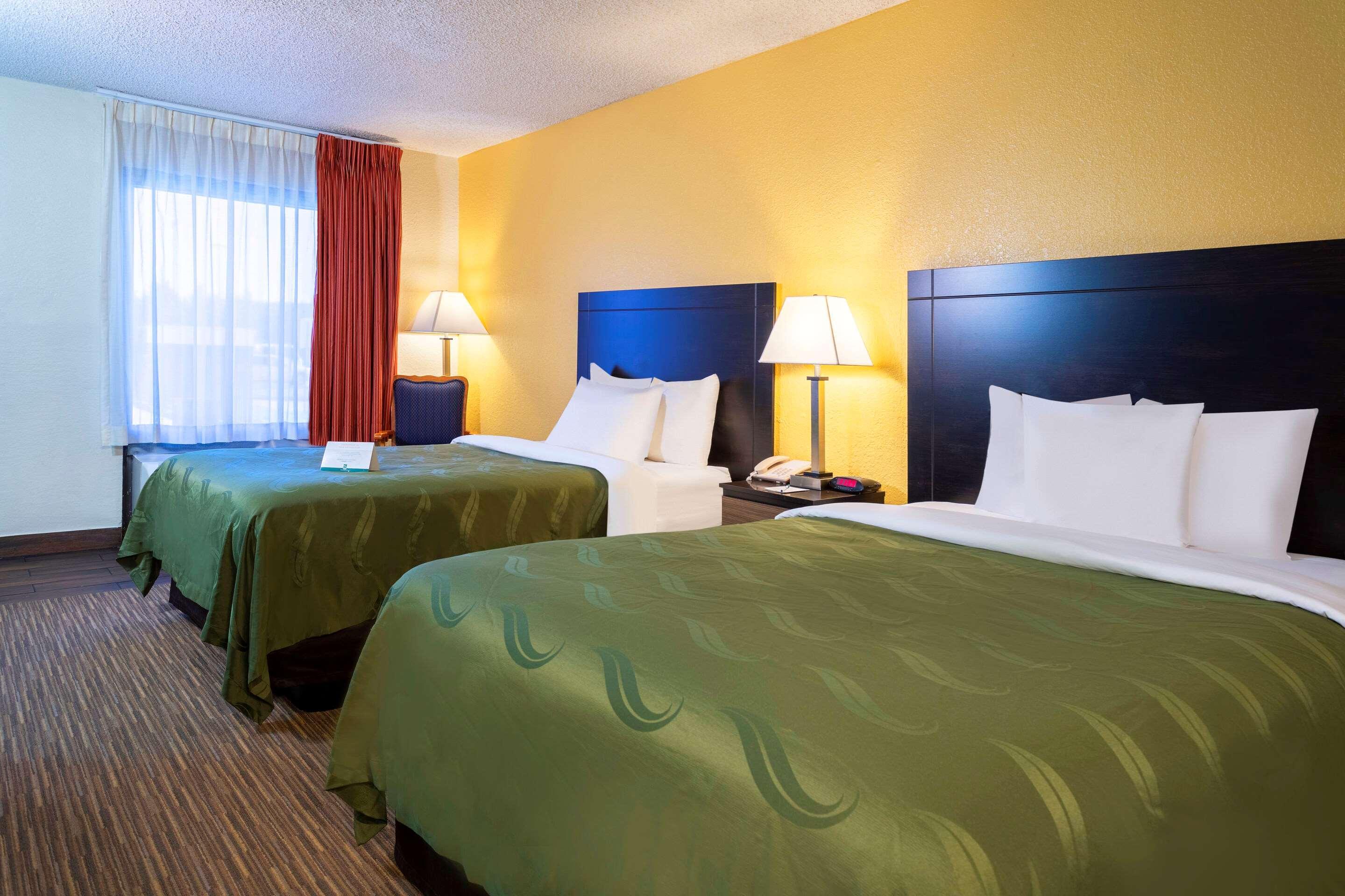 Quality Inn At Arlington Highlands Buitenkant foto