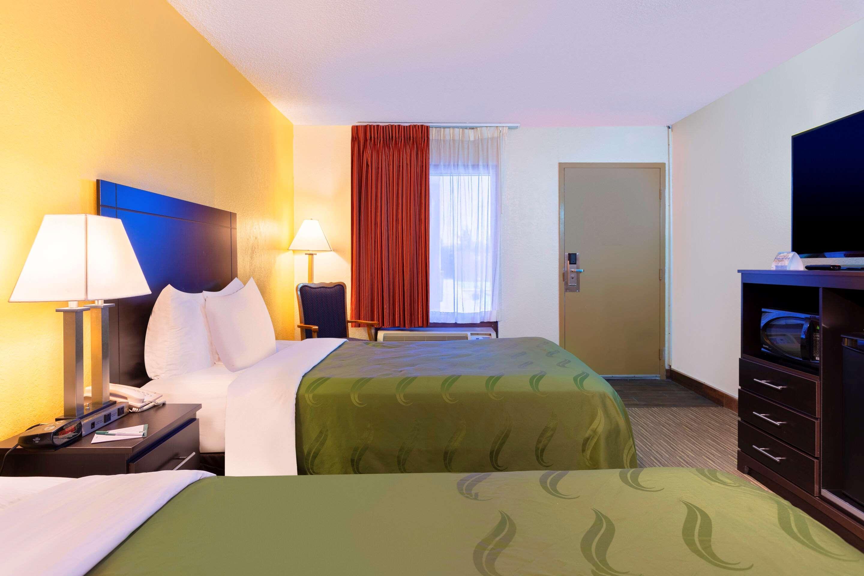 Quality Inn At Arlington Highlands Buitenkant foto