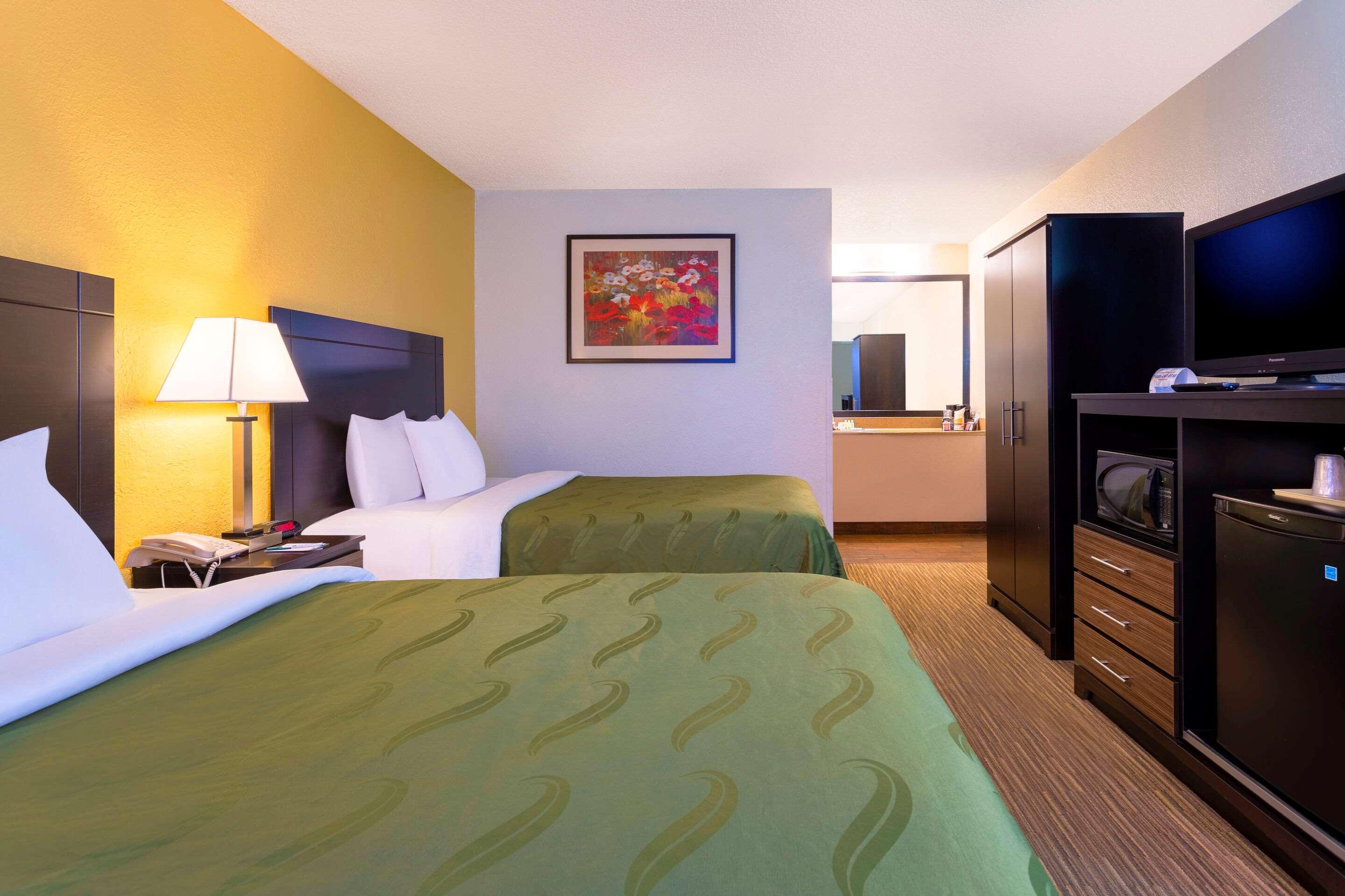 Quality Inn At Arlington Highlands Buitenkant foto