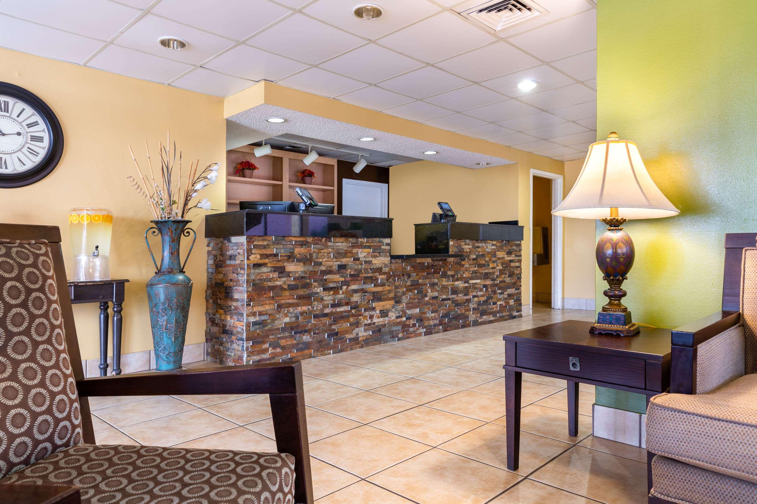 Quality Inn At Arlington Highlands Buitenkant foto