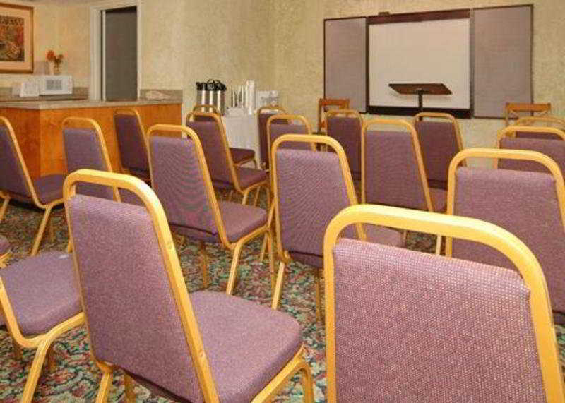 Quality Inn At Arlington Highlands Buitenkant foto