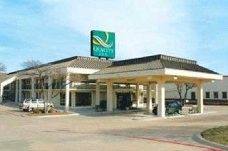 Quality Inn At Arlington Highlands Buitenkant foto